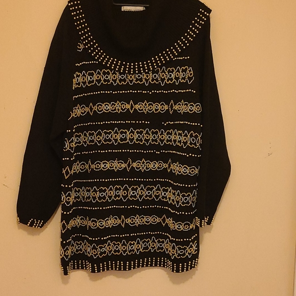 sweater - Picture 3 of 3